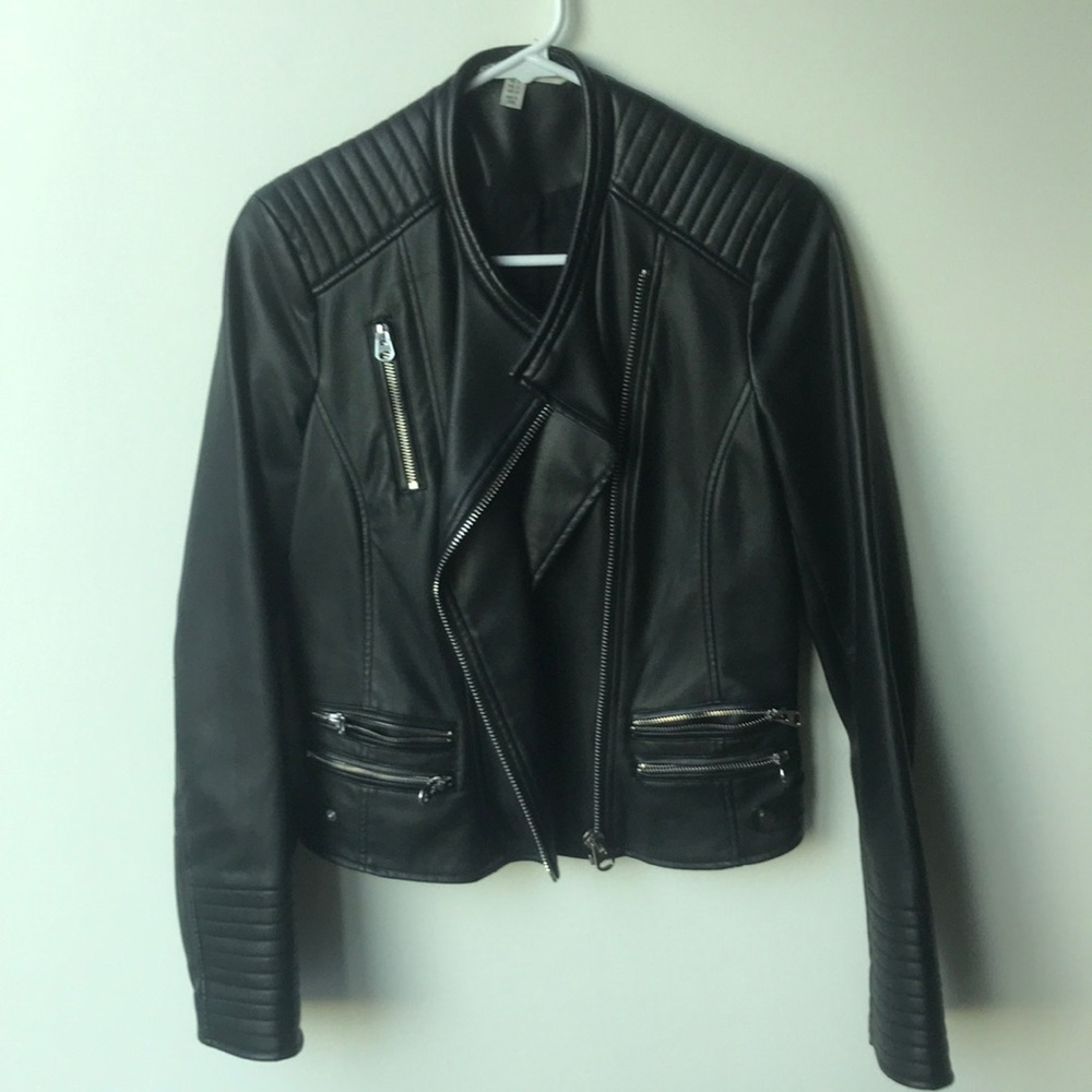 🎀 ONE DAY OFFER 🎀 Zara faux leather moto-jacket